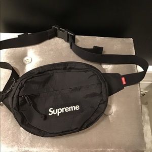 Supreme fanny pack